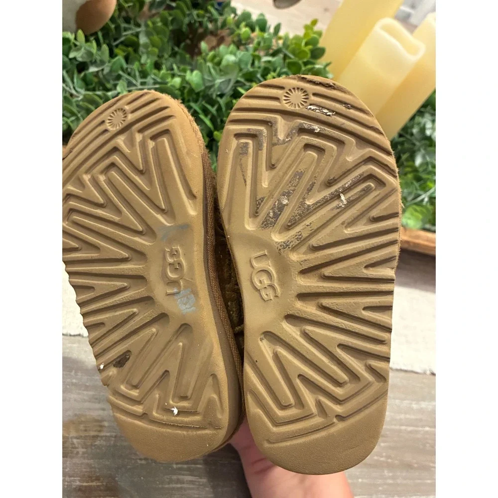 UGG Australia Classic Short Rainbow Logo‎ Embroidered Chestnut Suede Boots Kids